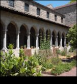 Baroque Cloisters Μια περιήγηση στις καλλιτεχνικές στοές και την αρχιτεκτονική ομορφιά