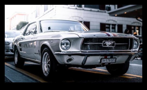 Θησαυροί δοκιμασμένοι στο χρόνο Η διαχρονική έκκληση των κλασικών αυτοκινήτων 1 Time-Tested Treasures: The Resilience of Classic Car Enthusiasts